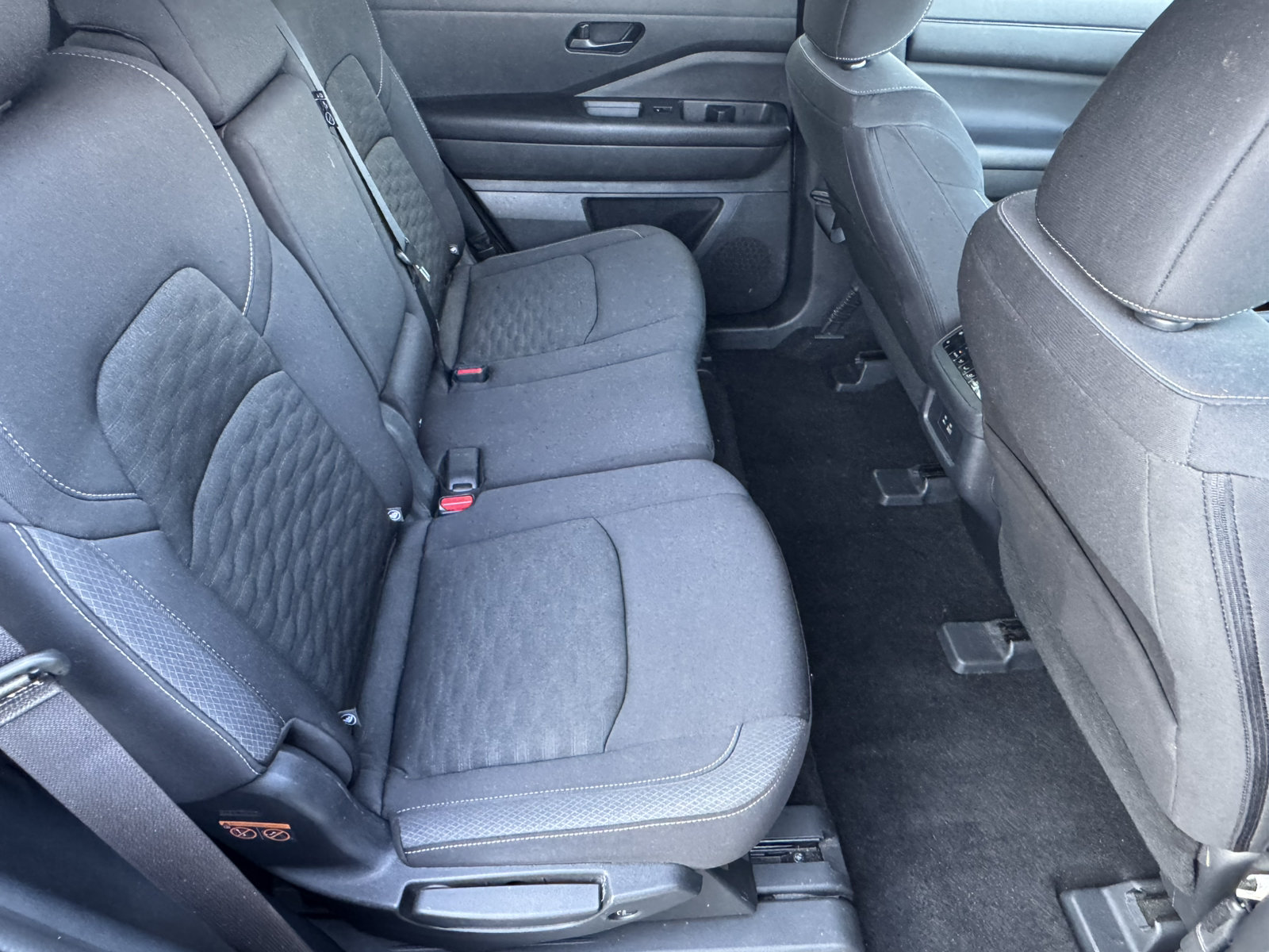 Used 2024 Nissan Pathfinder SV AWD/4WD image 17