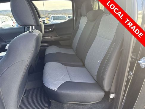 Used 2021 Toyota Tacoma TRD Off-Road w/ Technology Package image 21