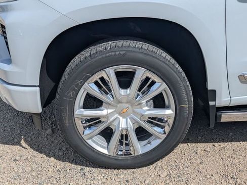 New 2026 Chevrolet Silverado 1500 High Country AWD/4WD image 7