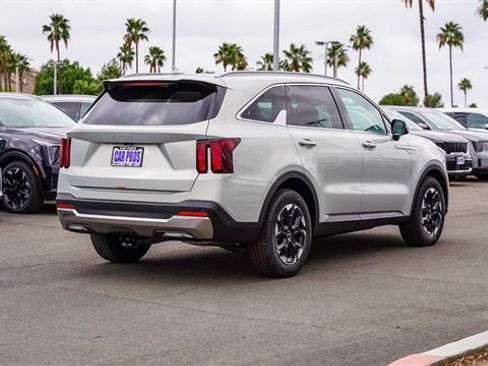 New 2026 Kia Sorento S w/ S Panoramic Sunroof Package image 7