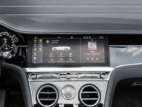 Certified 2022 Bentley Continental GT AWD/4WD image 32