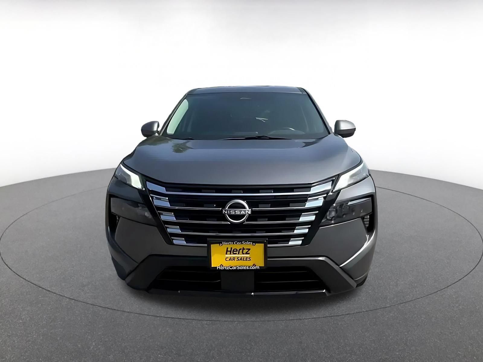 Used 2025 Nissan Rogue SV FWD image 4