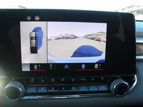 Used 2024 GMC Canyon Denali image 32