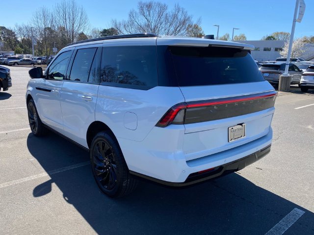 New 2026 Lincoln Navigator Reserve w/ Jet Appearance Package AWD/4WD image 28