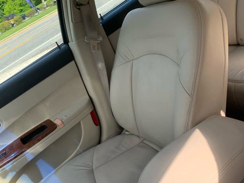 Used 2005 Buick LaCrosse CXS w/ Gold Convenience Package FWD image 20