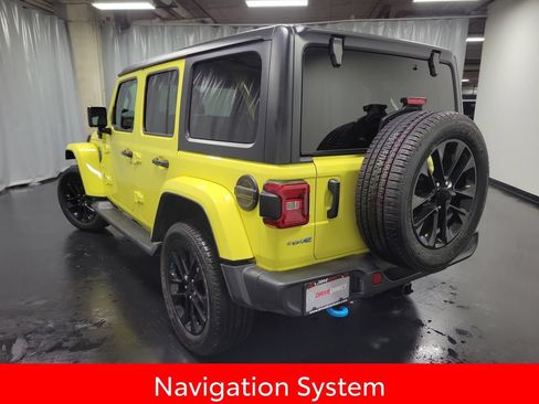 Used 2023 Jeep Wrangler Unlimited Sahara w/ Dual Top Group AWD/4WD image 6