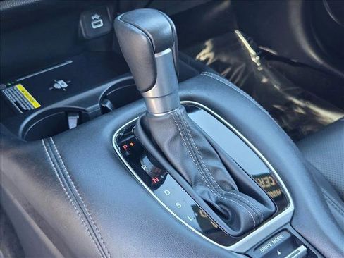 Used 2024 Honda HR-V EX-L image 12