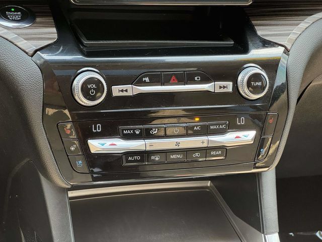 Used 2021 Ford Explorer Limited w/ Hybrid Equipment Group 310A AWD/4WD image 19