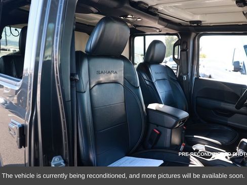 Used 2022 Jeep Wrangler Unlimited Sahara image 15