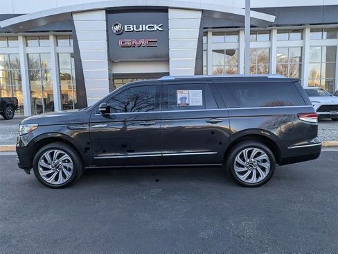 Used 2024 Lincoln Navigator L Reserve image 5