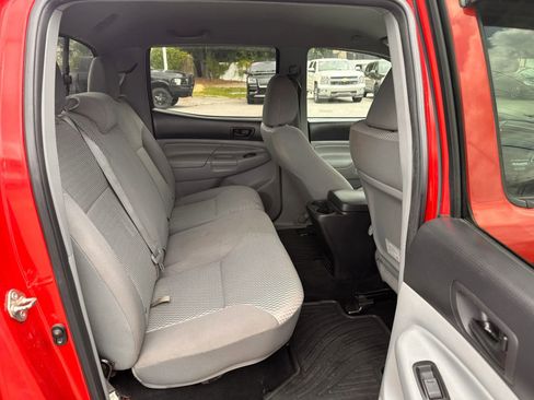 Used 2014 Toyota Tacoma 4x4 Double Cab w/ SR5 Package image 16