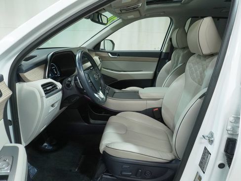 Used 2023 Toyota RAV4 XLE w/ Convenience Package AWD/4WD image 19