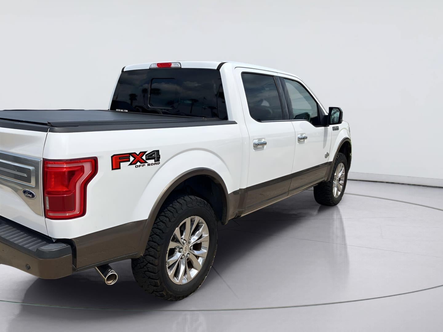 Used 2017 Ford F150 King Ranch w/ Equipment Group 601A Luxury AWD/4WD image 4
