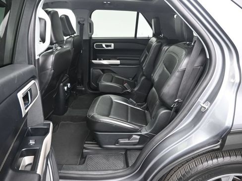 Certified 2021 Ford Explorer XLT w/ Equipment Group 202A RWD image 19