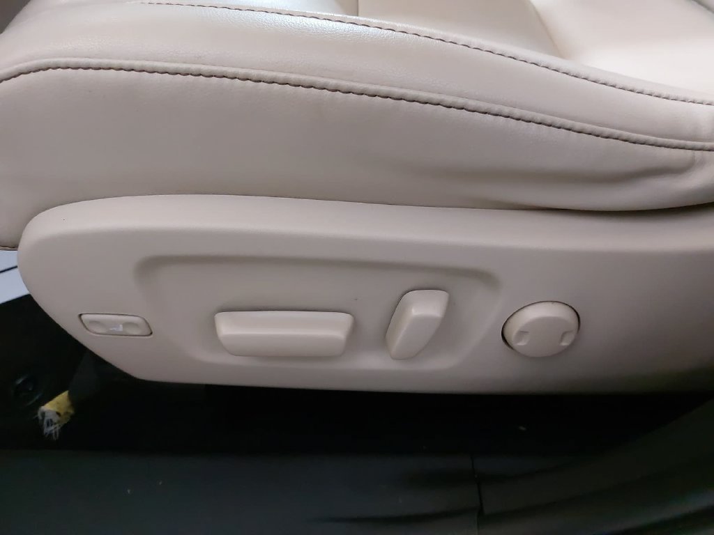 Used 2019 Toyota Highlander XLE FWD image 30