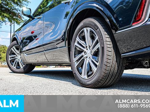 Used 2025 Cadillac Lyriq Luxury image 16