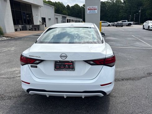 Used 2025 Nissan Sentra SV FWD image 4