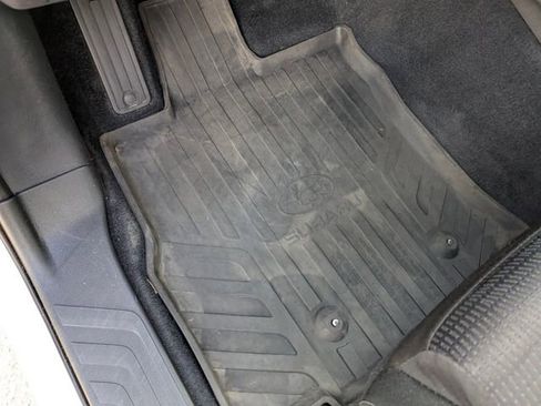 Used 2021 Subaru Ascent Premium w/ Convenience Package image 28