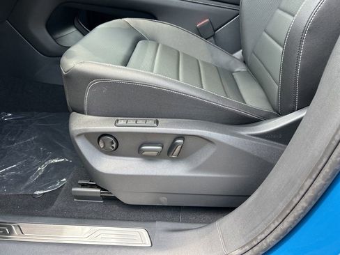New 2026 Volkswagen Atlas Cross Sport SEL AWD/4WD image 16