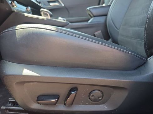 Used 2023 Mitsubishi Outlander SE AWD/4WD image 12