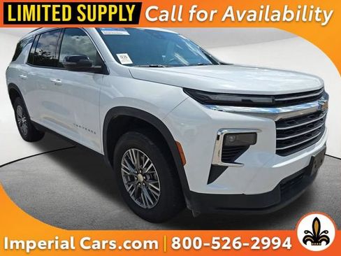 Used 2026 Chevrolet Traverse LT w/ LPO, Floor Liner Package AWD/4WD image 1