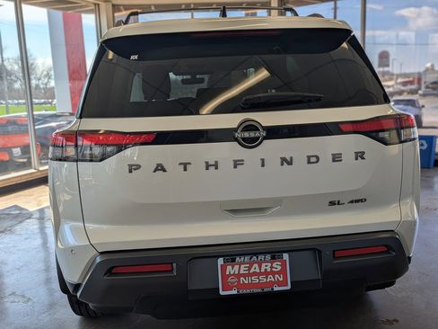 New 2026 Nissan Pathfinder SL image 10
