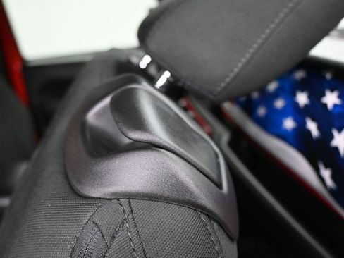 Used 2022 Jeep Wrangler Sport image 37