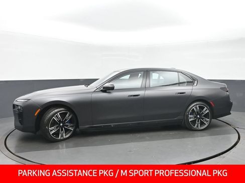 Used 2023 BMW i7 xDrive60 AWD/4WD image 6