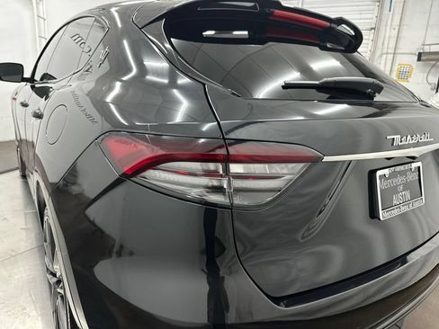 Used 2022 Maserati Levante Trofeo AWD/4WD image 11