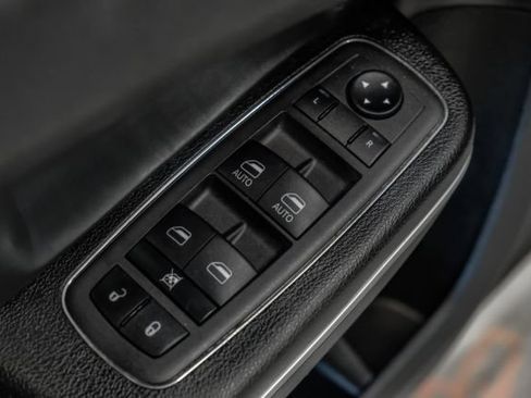 Used 2022 Chrysler 300 S w/ Comfort Group RWD image 60