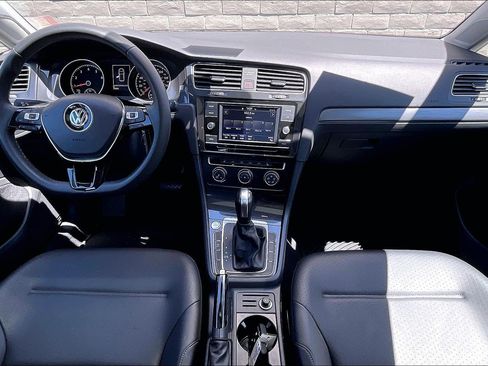 Certified 2021 Volkswagen Golf 4-Door FWD image 15