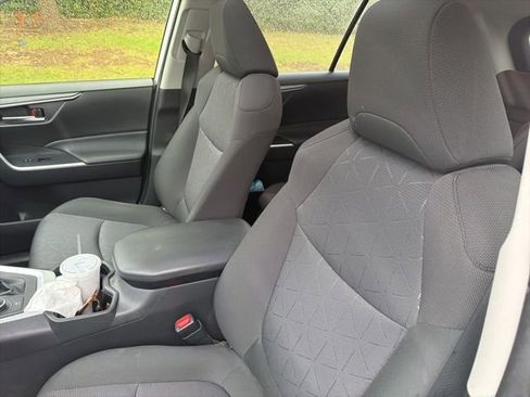 Used 2019 Toyota RAV4 XLE w/ Convenience Package AWD/4WD image 11