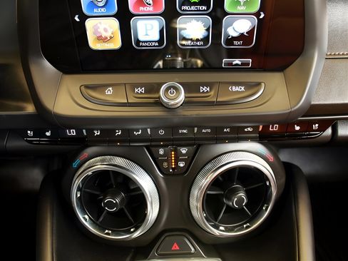 Used 2016 Chevrolet Camaro SS image 23