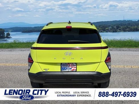 Used 2025 Hyundai Kona SEL FWD image 4
