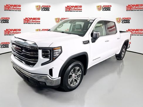 Used 2025 GMC Sierra 1500 SLT AWD/4WD image 12