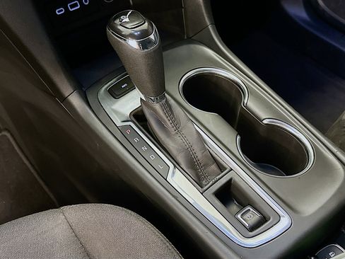 Used 2021 Chevrolet Equinox LT image 25