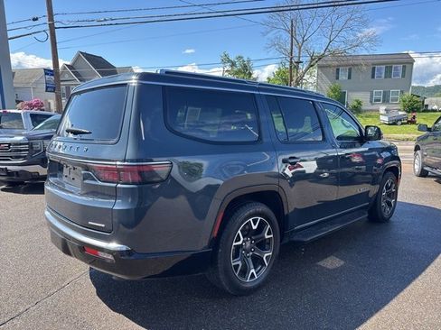 Used 2024 Jeep Wagoneer Series III image 6