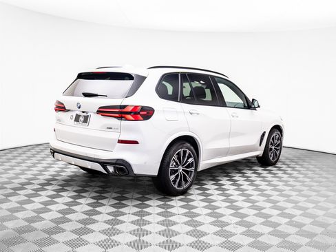 Used 2026 BMW X5 xDrive40i w/ M Sport Package AWD/4WD image 6