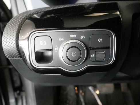 Used 2023 Mercedes-Benz CLA 250 4MATIC image 14