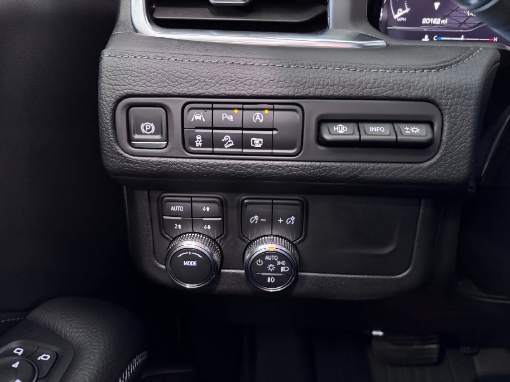 Certified 2024 GMC Yukon Denali AWD/4WD image 28