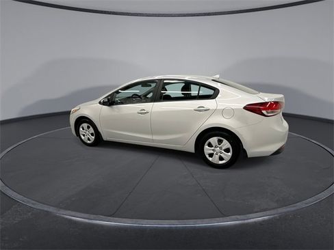 Used 2018 Kia Forte LX image 6