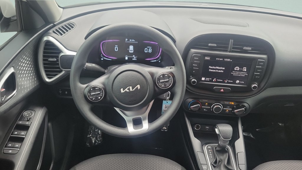 Used 2025 Kia Soul LX FWD image 12