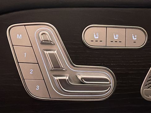 Certified 2023 Mercedes-Benz GLS 580 4MATIC image 16