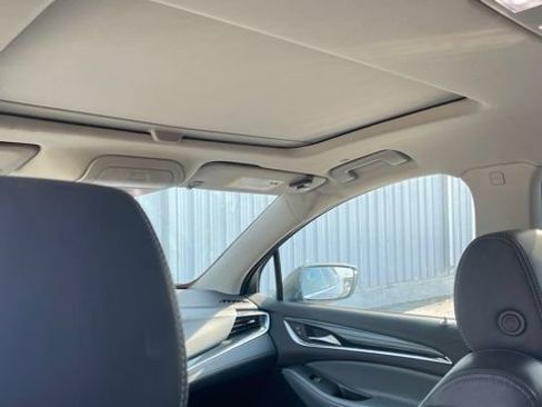 Used 2019 Buick Enclave Premium AWD/4WD image 8