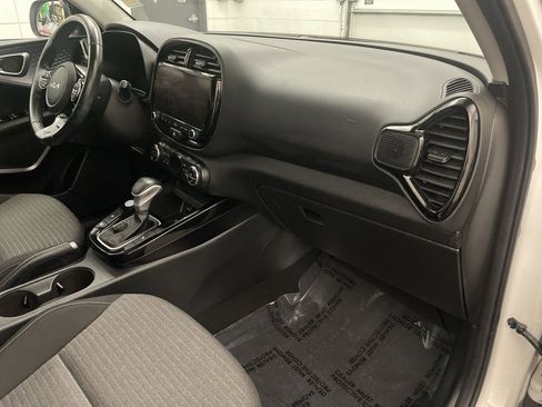 Used 2023 Kia Soul EX image 23