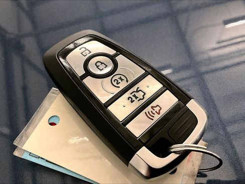 Used 2019 Ford Fusion SEL image 9