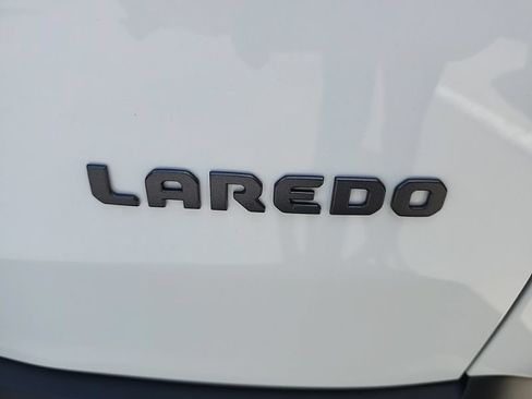 Used 2026 Jeep Cherokee Laredo AWD/4WD image 5