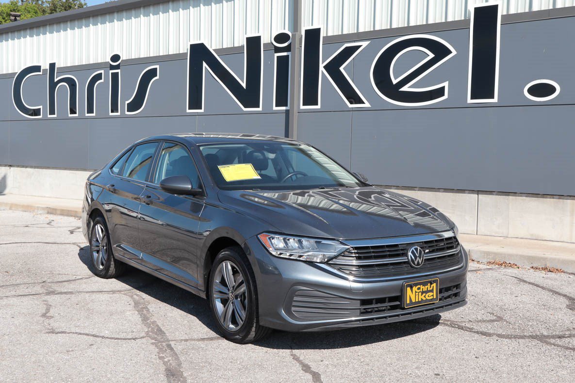 Used 2024 Volkswagen Jetta SE FWD image 1