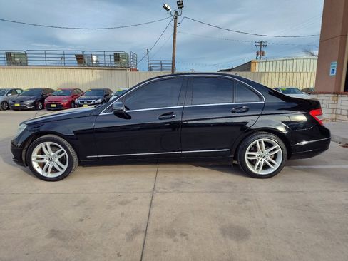 Used 2010 Mercedes-Benz C 300 Sedan image 7