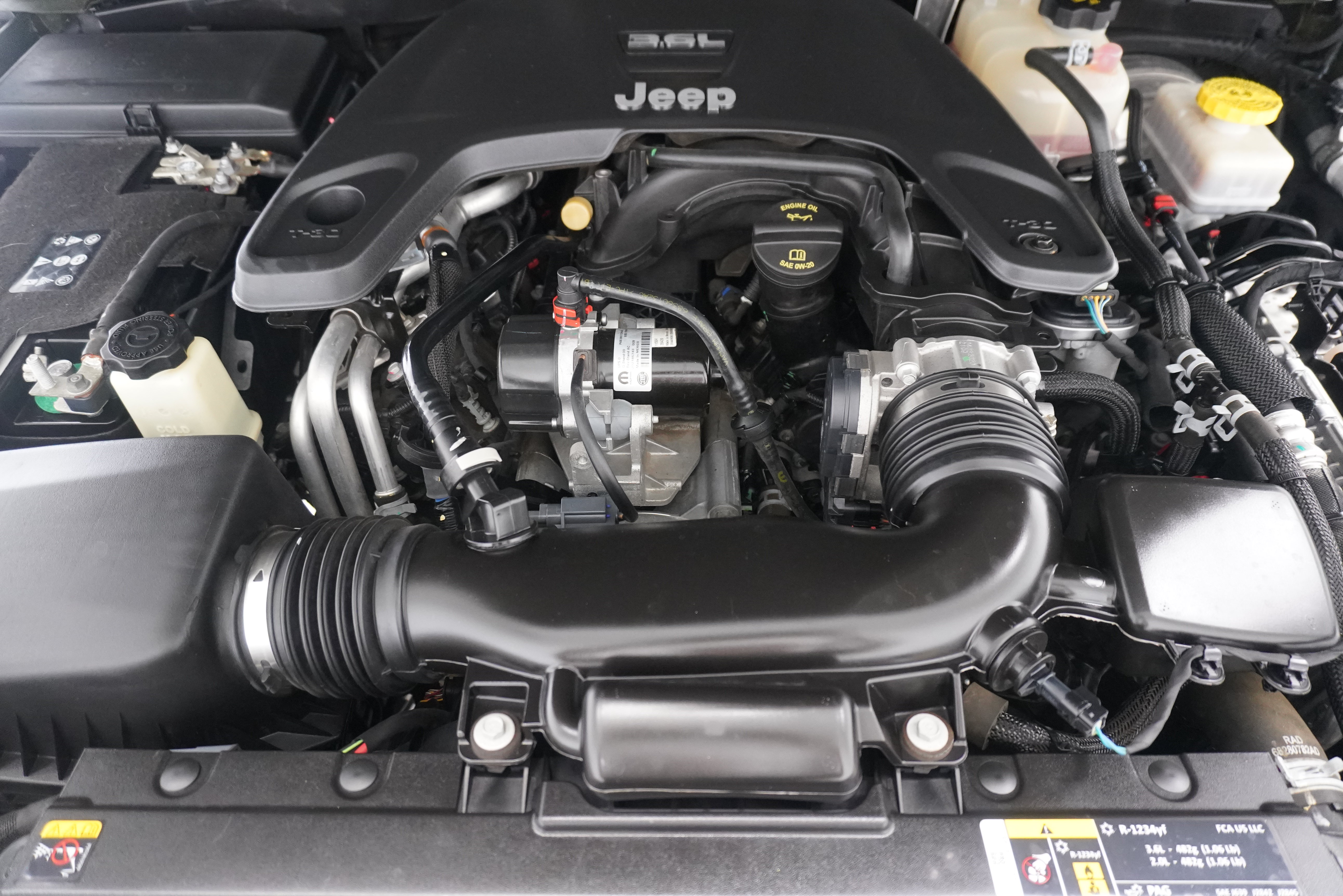 Used 2021 Jeep Wrangler Unlimited Sahara AWD/4WD image 34